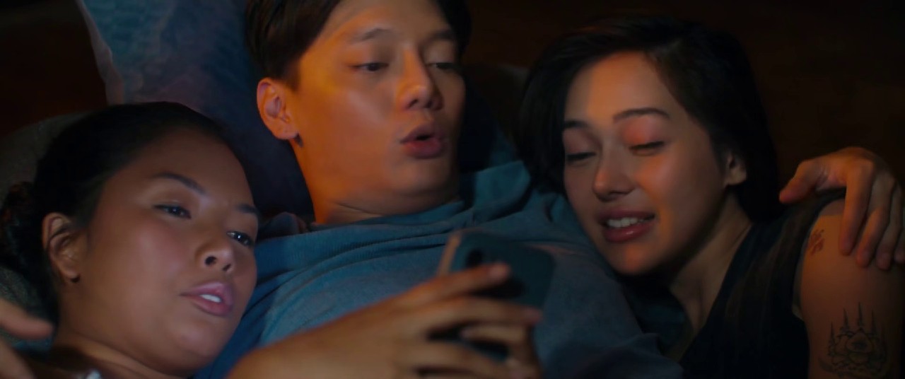 Throuple (2024) WEB-DL Tagalog 1080p x265 HEVC AAC 5.1 ESub.mkv.0000